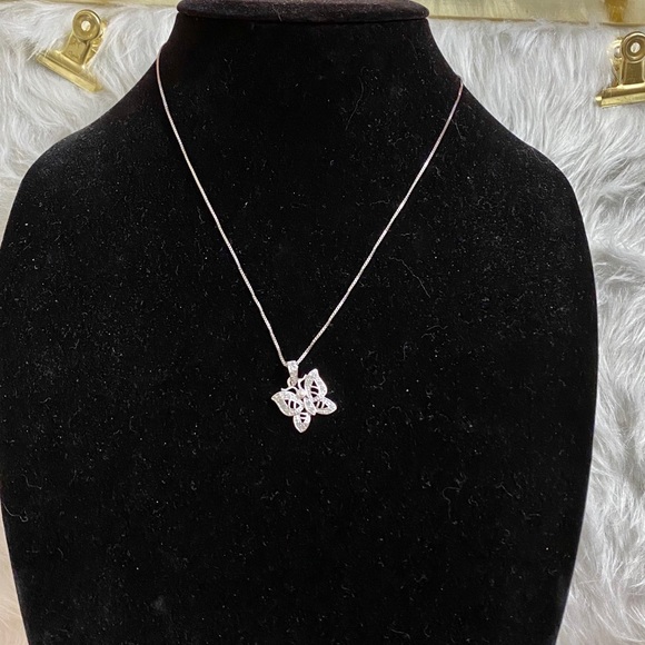 Exquisite Sterling Silver 925 Butterfly Diamond Necklace - Picture 2 of 9